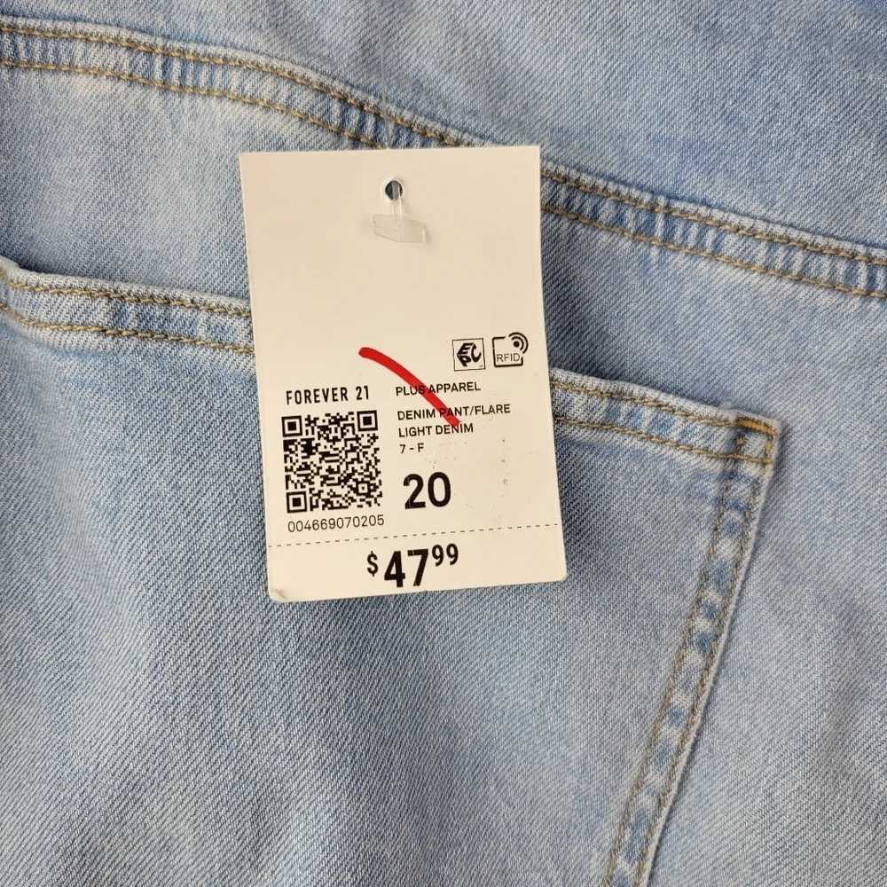 FOREVER 21‎ Cotton Light Blue Mid Rise Boot cut Slim Fit Women's Jeans Size 20